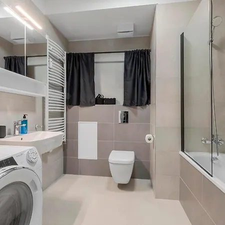 Lam Jegeho Ac - Ps5 - Parking Apartament *